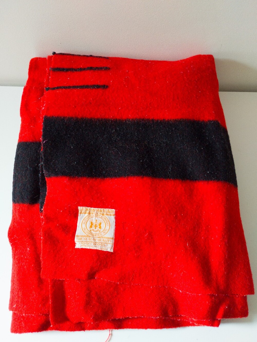 Vintage Hudson’s Bay Company 3.5 Point Wool Blanket Red Black Bar Stripe Twin